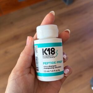 Peptide Prep Detox Shampoo Bottle — K18